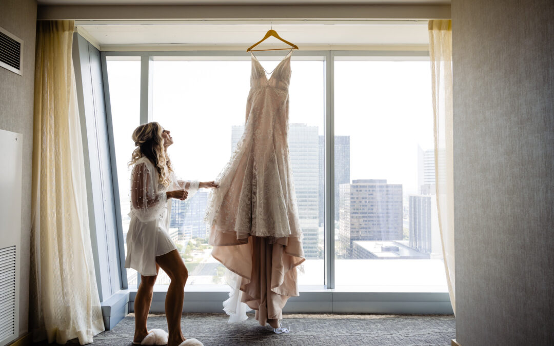 Hilton Downtown Cleveland Getting Ready | Lindsey & John