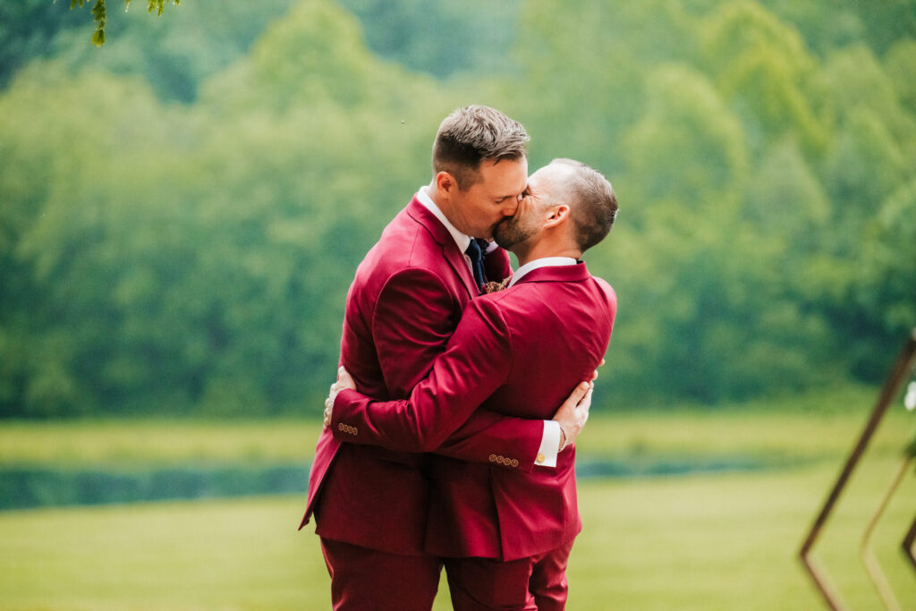 Hocking Hills Scenic Wedding
