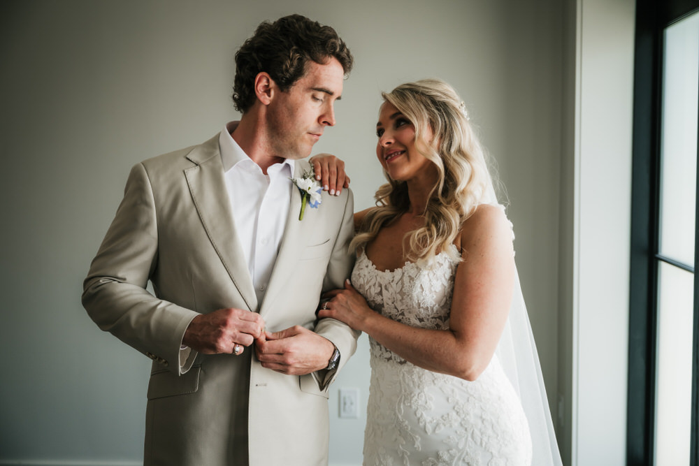 Natural light wedding photography in Northeast Ohio