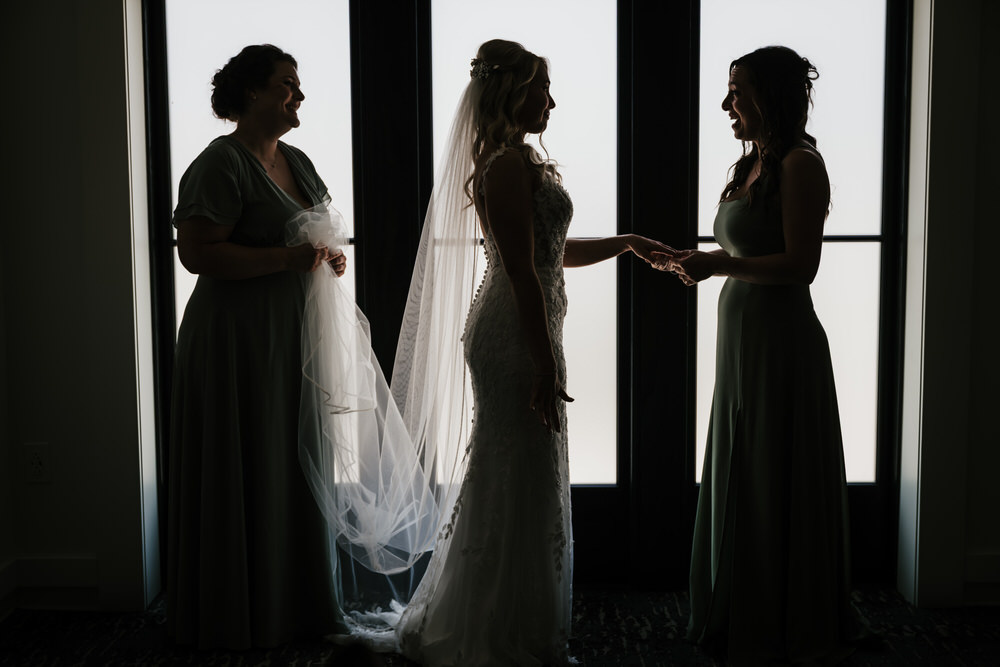 Bride portrait at Himelright Lodge