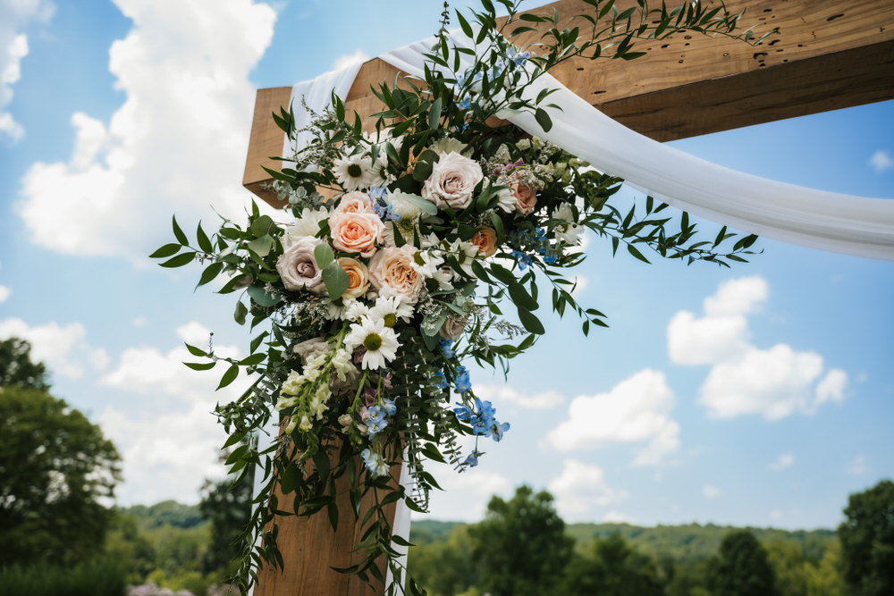 Intimate wedding photography in Akron Ohio