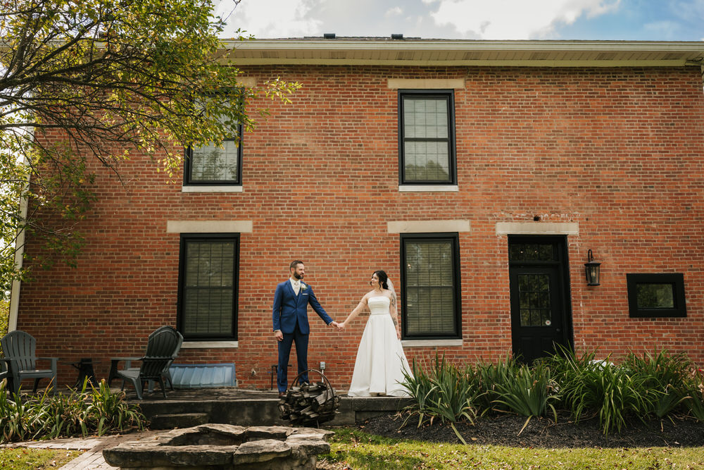 Wedding portraits on the Alum Creek Farm property