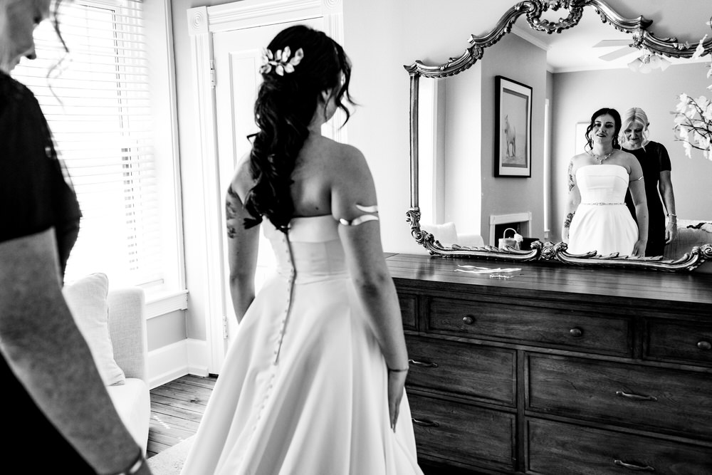 Wedding portraits on the Alum Creek Farm property