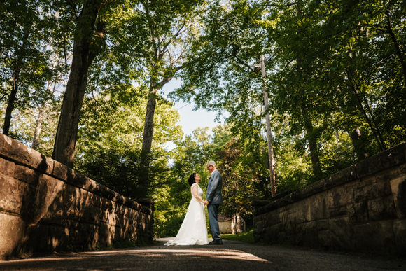 Romantic newlywed portraits along Lake Erie